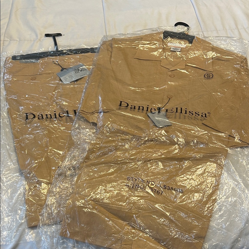 Daniel Ellissa Tan Men's Suit